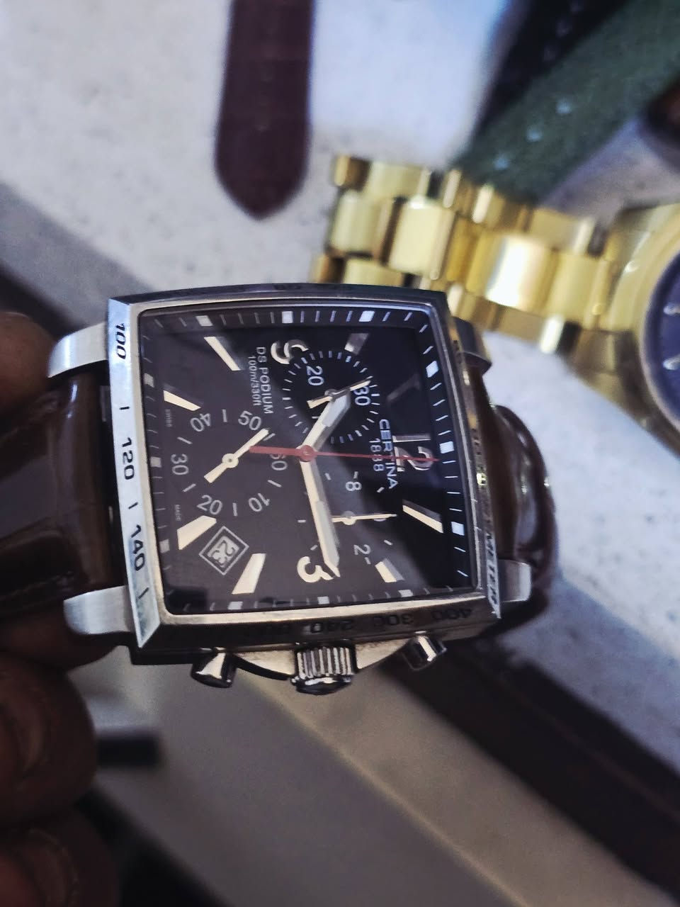 سيرتينا 
سويسري اصلي بطارية 
كونوكراف ستوب وتش سناتر شغاله 
جام زفير 
موديل جميل 
سير جلد مستبدل قفل سير اصلي 
نظافة تامه 
قطر واسع 
أبعاد ٤٠×٤٦

١٦٠ دولار 
المكان اربيل 
يوجد توصيل 
Samer Akeel AlJboory 
https://www.tiktok.com/@samerakeelwatch?_r=1&_t=ZS-92XzzfzgLln


**إذا كنت صاحب هذا الإعلان وتريد حذفه لأي سبب، رجاءا أرسل رسالة إلى الدعم الفني**