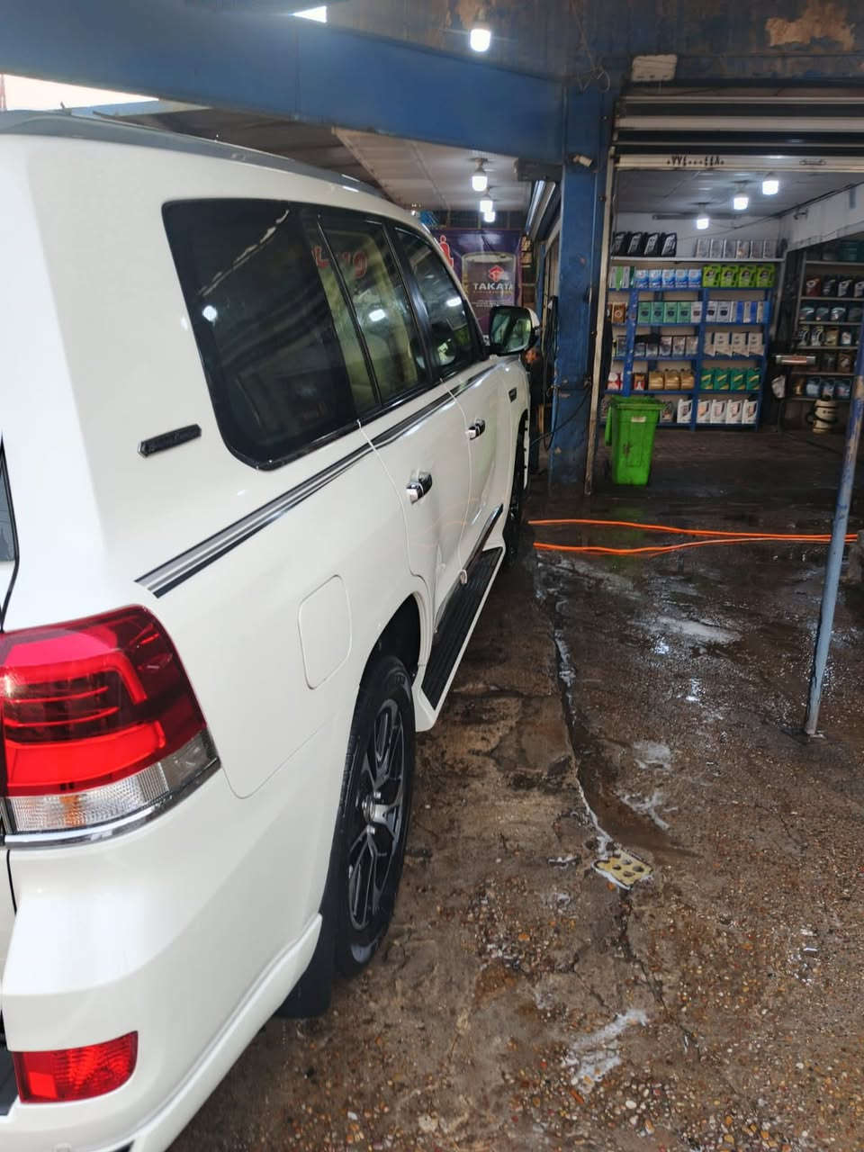 مكلف بالنشر رقم صاحب السياره
‭0783 255 9187‬
لاندكروز 
موديل 2021
رقم اربيل بأسمنه هزه وسنويه جديده
السياره شركات 
باب خلفي كهرباء +حساس+كامره
داخل بيجي +مقاعد كهرباء
تبريد3قطع
فور ويل
بصمة تشغيل وابواب
لايت زنون +زراك لايت
ثلاجه داخليه
السياره جديده كلش
مكفوله من الضربه والصبغ والبارد 
ماشية 145الف كيلو
السعر530$وبيها مجال 
مكان السياره بغداد الكرخ
