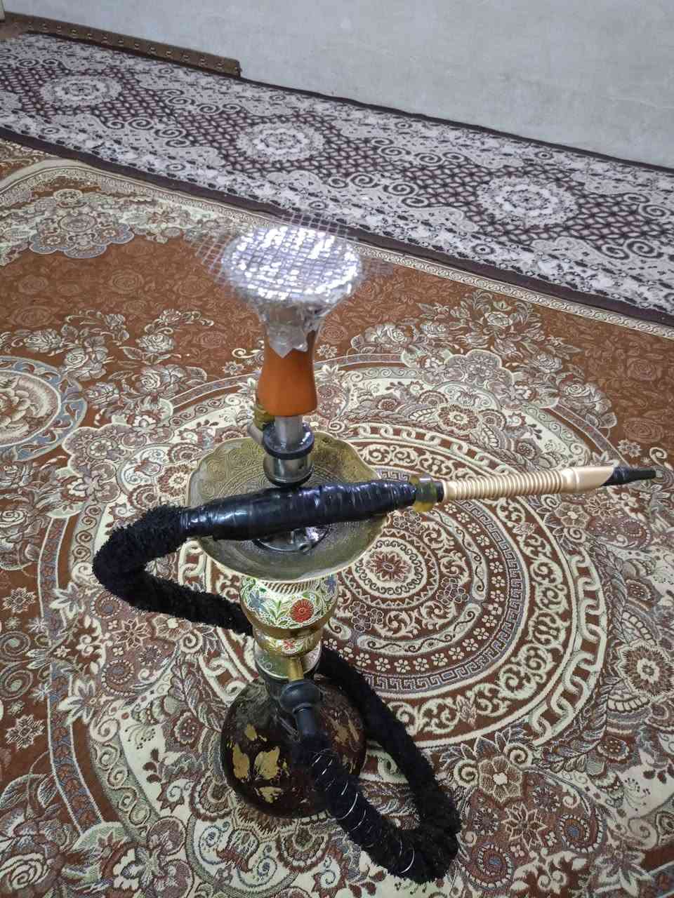 سلام عليكم نركيله طه  قزم اصلي نحاس شرط مابيه اي عيب فول طعم ودخان سعره 75 الف وبيه مجال ممتوجد ع فيس اتصل ع رقم ***********
