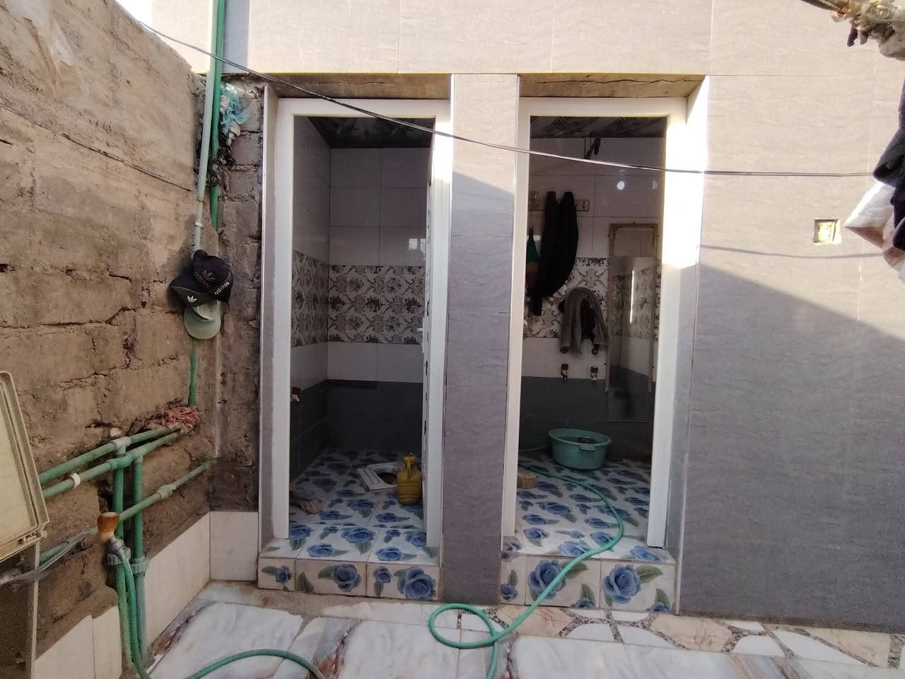 🏡 للبيع بيت ركن مميز في حي الكرامة

إذا تبحث عن بيت بموقع هادئ وقريب من الخدمات، فهذه فرصة مناسبة للسكن أو الاستثمار.

📍 الموقع: حي الكرامة
📐 المساحة: 125 متر مربع
📜 طابو صرف – التحويل باسم المشتري خلال ثاني يوم
🚗 يبعد 4 بيوت فقط عن الشارع العام

🔹 مواصفات البيت:

- استقبال مريح
- هول
- غرفتا نوم
- مطبخ حار / بارد
- منور يوفر إضاءة وتهوية طبيعية  السعر (60) قابل للتفاوض 

✅ موقع ركن يمنح خصوصية أكبر وسهولة في الحركة
✅ قريب من الشارع العام والخدمات
✅ مناسب للسكن العائلي أو كفرصة استثمارية مميزة

📞 للاستفسار والمعاينة:*********** 
مكتب الضامن للعقار ذي قار سوق الشيوخ خنيطله شارع الكراج 
أمان • ثقة • ضمان
