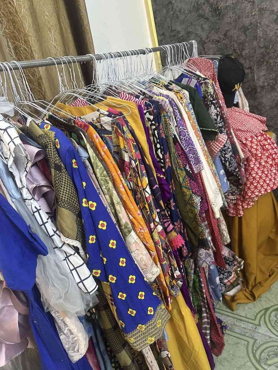 سلام عليكم شلعه ملابس دشاديش وتراكات وفساتين ولا قطعه تالفه كلهن نضافه ٩٩ وبيهن فساتين  اطفال وشي ان قيم واخذ


**إذا كنت صاحب هذا الإعلان وتريد حذفه لأي سبب، رجاءا أرسل رسالة إلى الدعم الفني**