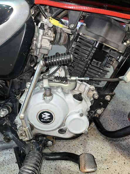 سلام عليكم بوكسر ٢٣ بدون اوراق اكفلك سرقه وعشاير السبب (صاحبه متوفي والدراجه بأسمه عنده اولاد ولازم قسام شرعي) الدراجه نشطه ومكفوله كير ومحرك وكهربائيات وكلشي بيها كامل بس مجرد اوراقها لحد يكسر بيها اني محتاج ودابيع اريد اخذ مرقم  هذا رقمي بي واتساب فقط ***********
