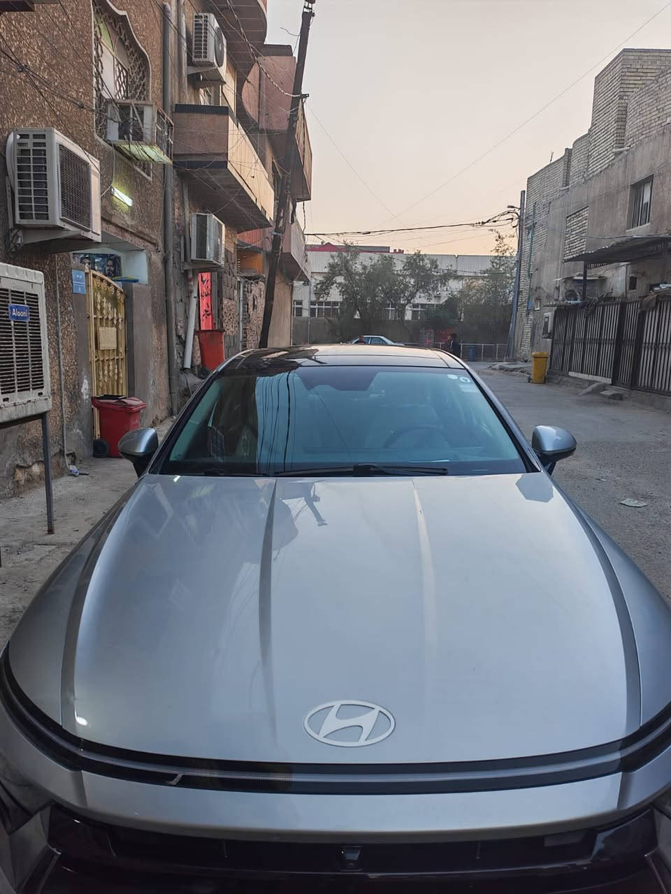 السلام عليكم
سوناتا موديل2025 هايبرد  
دخول جديد مرقم بغدادباسمي
السعر🔥🔥
لون رصاصي فول واحد عل واحد اعلى فئة 
محرك 2000 تنفس طبيعي هايبرد 
كامرة 360 درجة 
تمشي على الريموند 
رادار امامي جانبي خلفي 
 أربعة وضعيات قيادة 
تحديد مسار 
قيادة ذاتية 
كشنات تدفئة تبريد 
كشن السائق خزن
جنطه كهرباء 
شاشة متصله
اوتو هولد 
كشاف ضباب 
لايت زينون 4 عدسات 
انارة دشبول عل طول 
هيتر ستيرن
بانورما عل طول السقف 
داتا شوب 
سماعات Bose 
هندبريك بصمه 
عداد متغير الآوان 
جامات خلفيه بردات بلادية  
ماشية السيارة 25الف كيلو متر 
مكان السيارة بغداد شارع الفلاح 
ملاحظه السيارةحادثه فقط قبق الجنطه مصلح نفسه بدوان ايرباك              *********** واتساب ‭0787 099 2316‬
شراي يتصل
