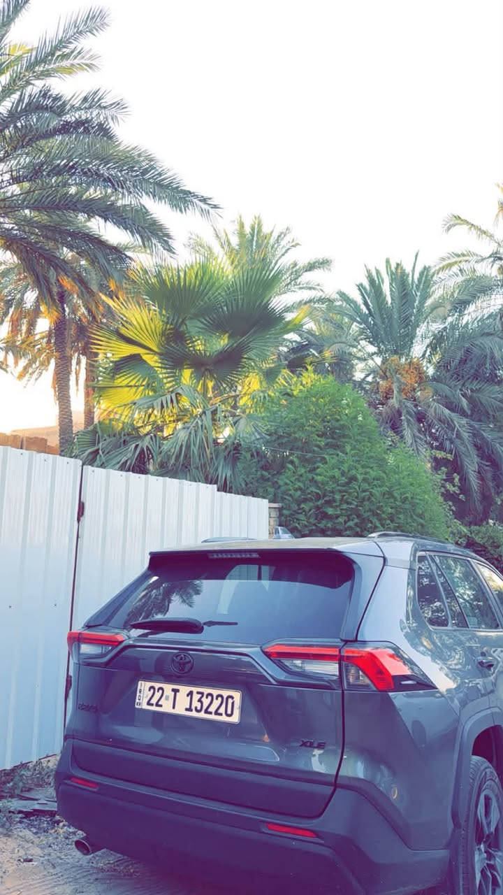 سياره راف فور موديل22 كفاله من الضربه الضرر الوحيد من امريكا هوه صبغ حزام من امريكا مو هنا السياره ما يحتاجله ايشي كامله من النواقص ومحرك قبل يومين سويتله صيانه كامله السياره حلوه جداً احلى من الصور بلواقع مكاني بغداد السيديه او معارض البياع هم موجود سعرها 190 وبيه مجال السياره فه xle يعني فوولللل قماره حديد لون رمادي مثل ما ذكرت فول قماره حديد داخل اسود للاستفسار ***********بي واتساب ورقم موجود وتحويل موجود باي وقت تريده حاضر  السياره ما معتازه اي صرف !!!!صبغ حزام فقط بدون حادث من امريكا يعني شخوط هناك وصابغيه فقططططططط!!!!! وبيه مجال ماشيه68000كم
