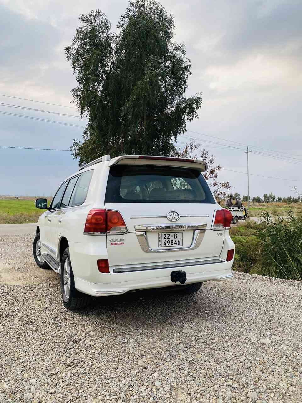 سلام عليكم
لاندكروز2014 قطري 
كير محرك مكفول 
صدر امامي خلفي جديد 
سياره خير من الله 
سونارها موجود #بلصور 
تخم تاير 
سعر سياره ٣٤٠ بيها مجال بسيط 
مكان سيارة ديالى  دلعباس سراجق 
***********
