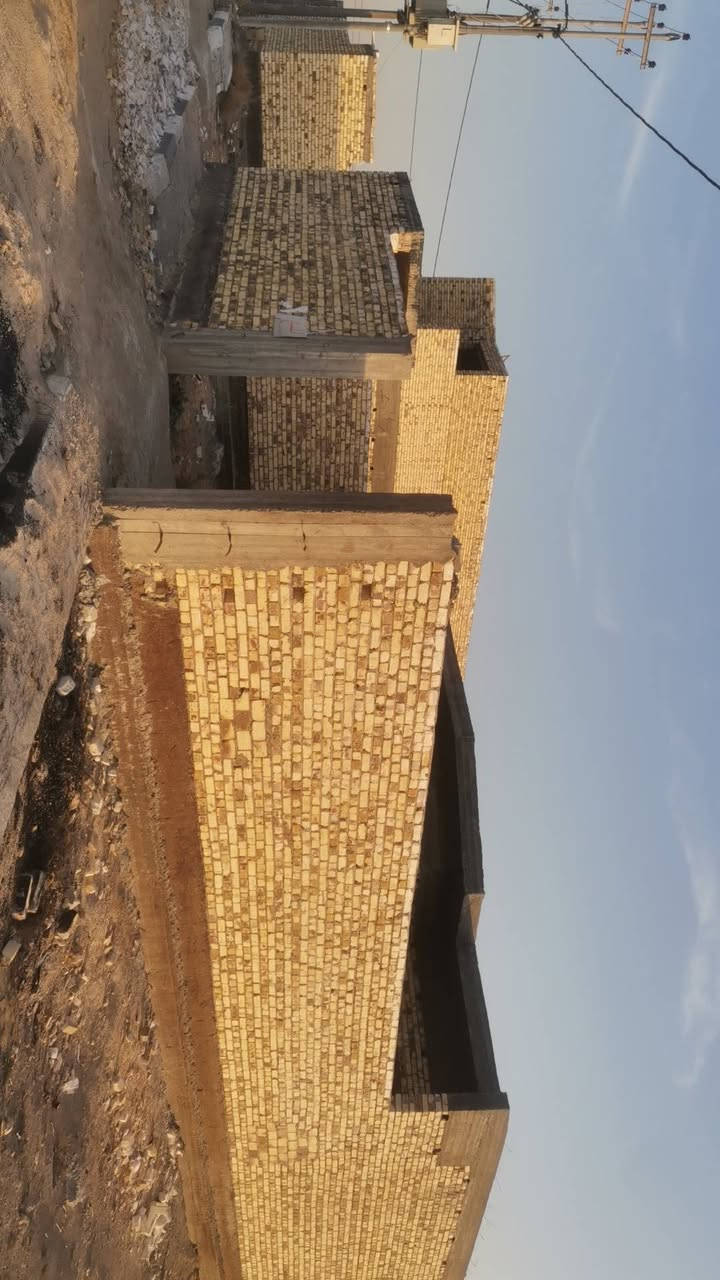 بيت للبيع مجمع اللؤلؤة طريق دغارة ديوانية طابوا زراعي مداور باسم المشتري يتكون من غرفتين صاله براني مطبخ مناور صحيات داخليه  وخارجية حديقه مساحة ٢٥٠ متر خدمات فول مي كهرباء مجاري تبليط
يقع على الشارع الرئيسي عرض ١٥
متر السعر ٤٢ مجال قليل للاستفسار ***********
