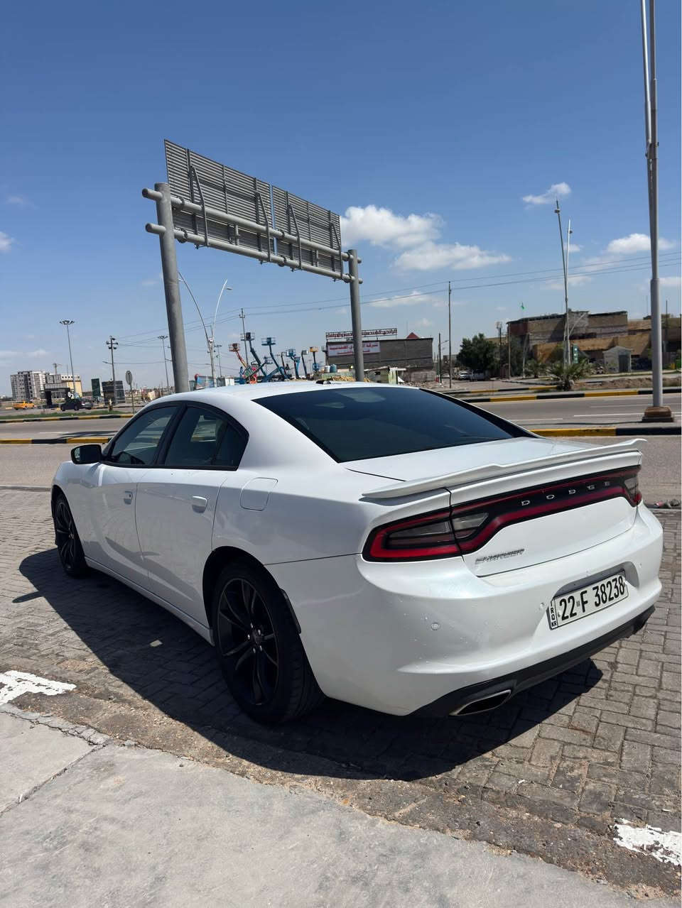 السلام عليكم جارجر موديل 2015كندي اصل  مكينه 3600شاشه جبيره   تشغيل ع بعد  وبصمه داخله كلين بلجاملغ الخلفي و باب الخلفي  بدون دواخل مكفوله من الضربه رقمها اربيل  سنويه جديده سعره 177 بيها مجال
مكاني بصره
*********** البصرة, العراق
