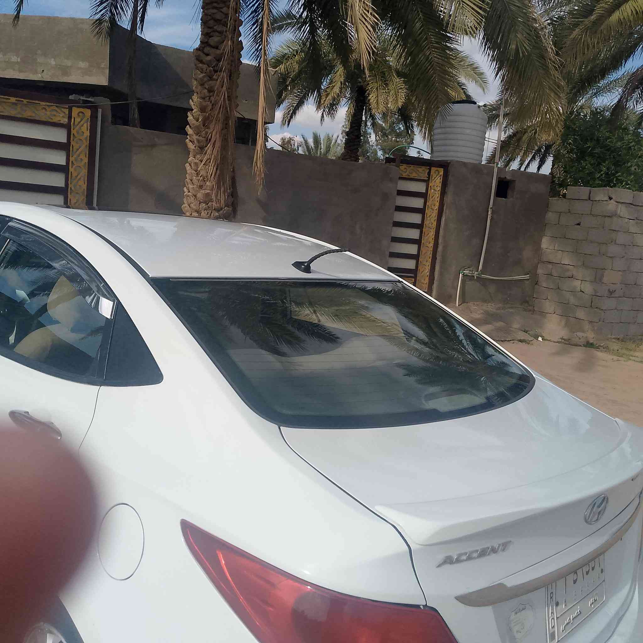 السلام عليكم اكسنت موديل 2015نجف فول مكينه 1600صبق حزام مكينه وكير مكفولات تبريد ثلج  السعر 84 المكان طريق نجف كربلاء عمود 400التلفون ***********
