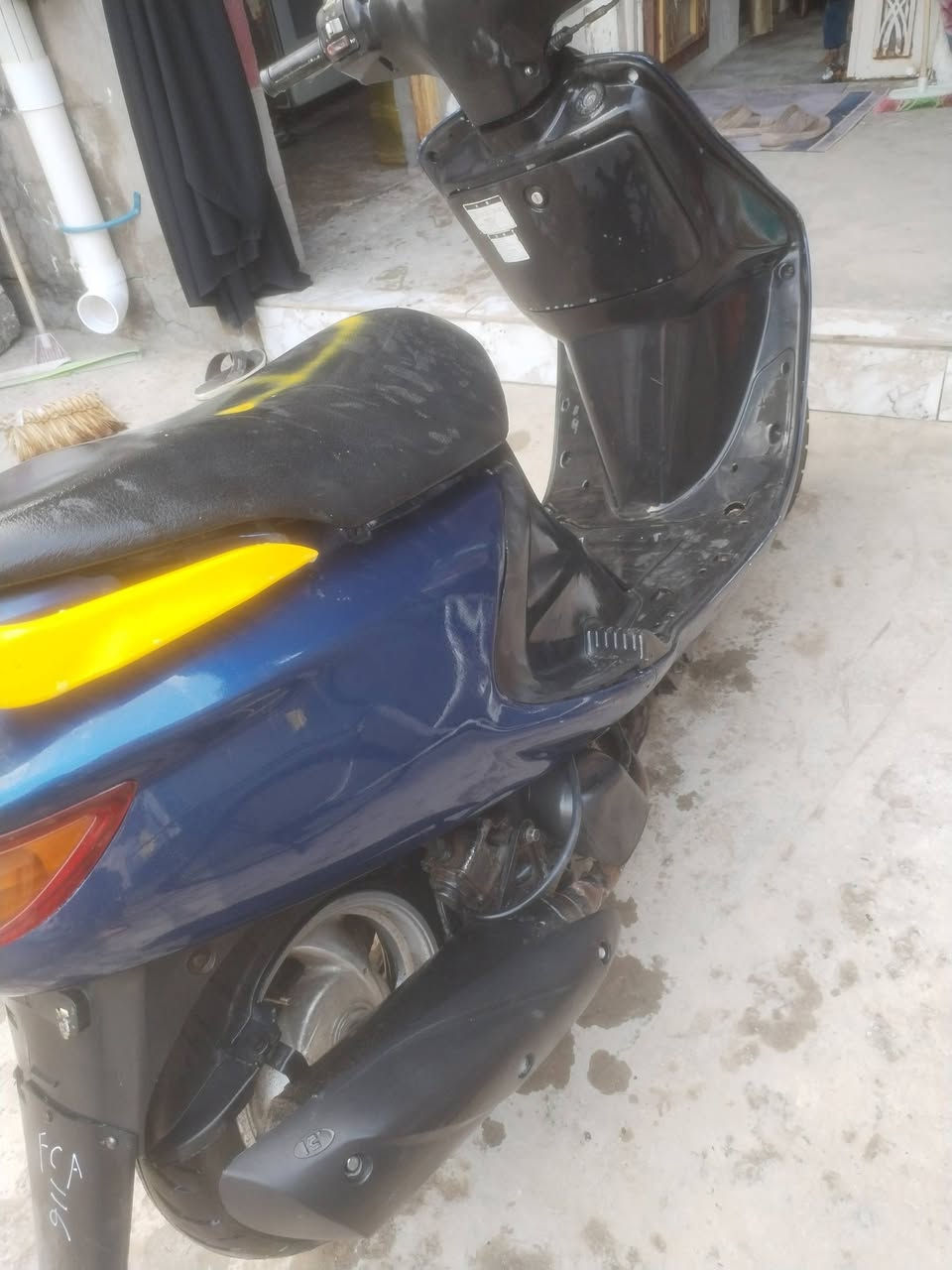 فراشه البيع حاوي مامفتوح برغي كهربيات كله شغله وين معجبك افحص دراجه نضيف احل من صوره سعره 500 اتصال ***********
