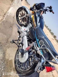 دراجه للبيع سيفان 5نمره محرك 200سيسي موديله 2025 دراجه تخبل نضيفه كلش ...