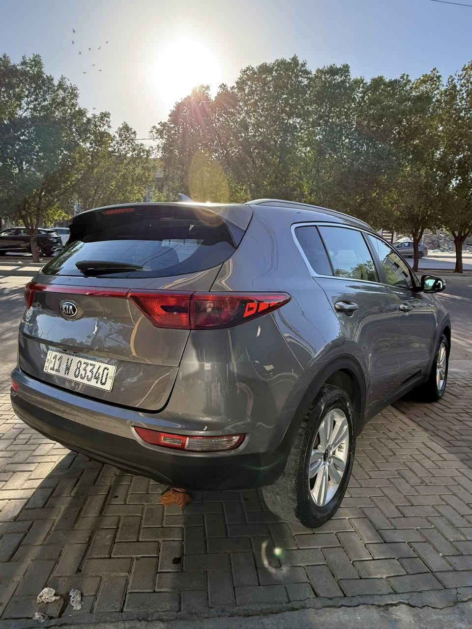 السلام عليكم 
كيا سبورتج
موديل ٢٠١٩ لون رصاصي 
نص فول
حادثه جاملغين وبنيد
(وبيه بابين رش امريكا بدون ضربه
سياره بدون نقص 
بغداد تحويل ثاني يوم
سعره ١٣٥ ورقه مال بيع
للاستفسار 
*********** واتس
