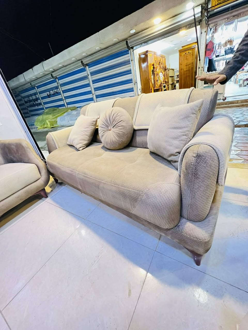 تخم تركي. مودرن. ثقيل. لون مميز كوالتي. عالي. فول نضافة ٧مقاعد  واصل. كول. مناطق بغداد


**إذا كنت صاحب هذا الإعلان وتريد حذفه لأي سبب، رجاءا أرسل رسالة إلى الدعم الفني**