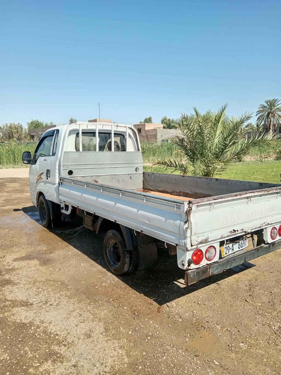سلام عليكم 
كيا حمل 2010 
كير محرك حداديه مكفولات تخم تاير جديد 
السعر 79 بيه مجال الشراي ويدلل مال جناي 
رقم انكليزي سنويه ال29 تحويل ثاني يوم مشروع وطني 
محرك 2700 المرغوب مكفوله كفاله من كلشي 
مكاني *********** الاستفسار 👍
