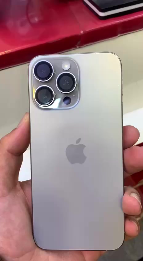 15 برو ماكس دبل سيم كارت
مكفول شرط الفحص 
بطاريه 89 
النضافه كدامك 100% 
دبل سيم كارت 
السعر مليون و40 الف فقط 

واتساب 
***********
