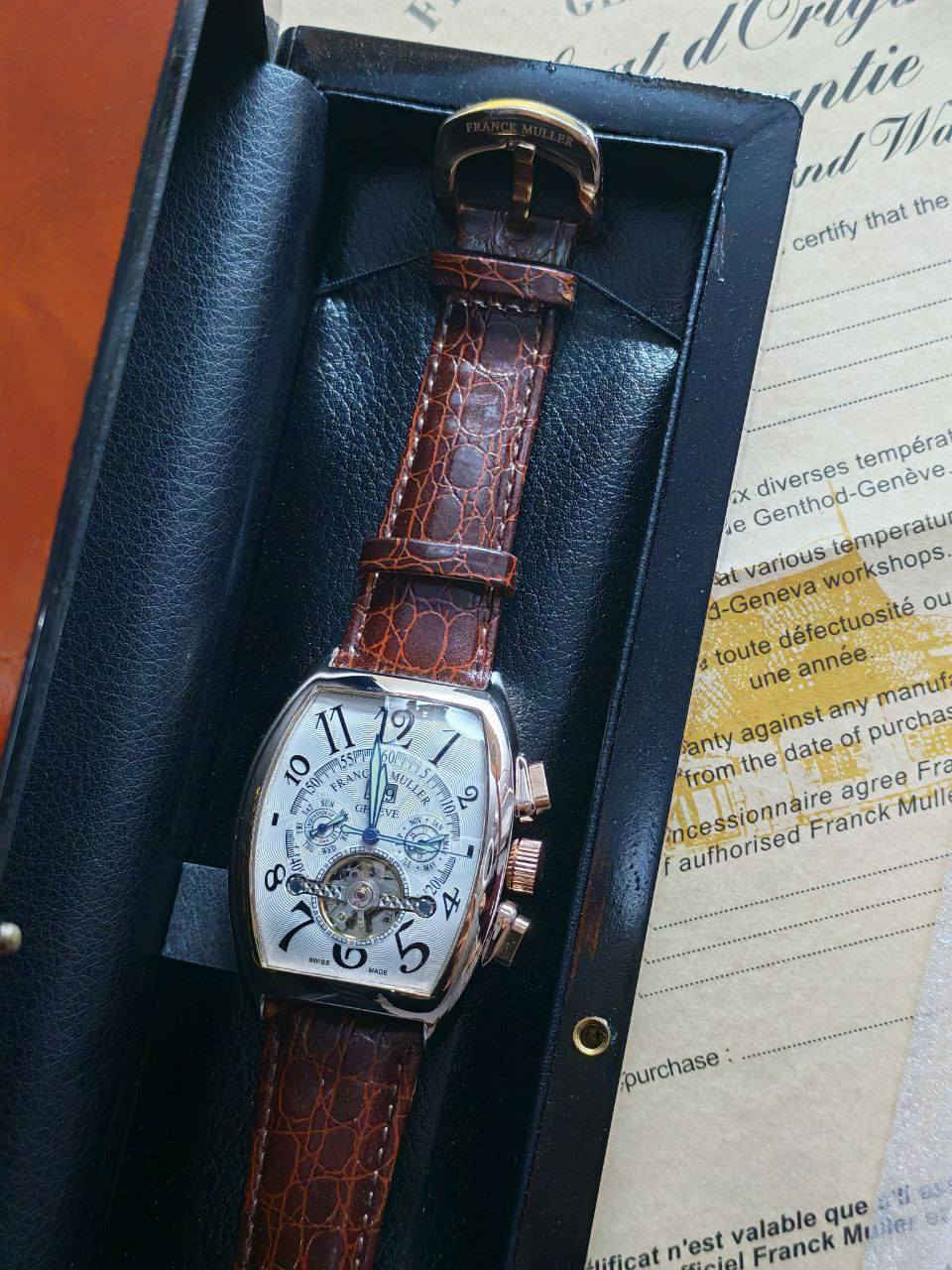 السلام عليكم 
قطعه واحده فقط
فرانك ملر اوتوماتيك وتكويك 
السعر 135 الف مع العلبه الاصليه وشهاده الضمان والتوصيل مجاني 
مختم بالسير وبالظهر وبالقفل  تختيم 
طلاء ثابت 
سناتر شغاله جميعها 
ضمان سنه على المكينه والطلاء 
ظهر براغي مختم 
مينا قلب مفتوح 
للحجز خاص او واتساب ***********
