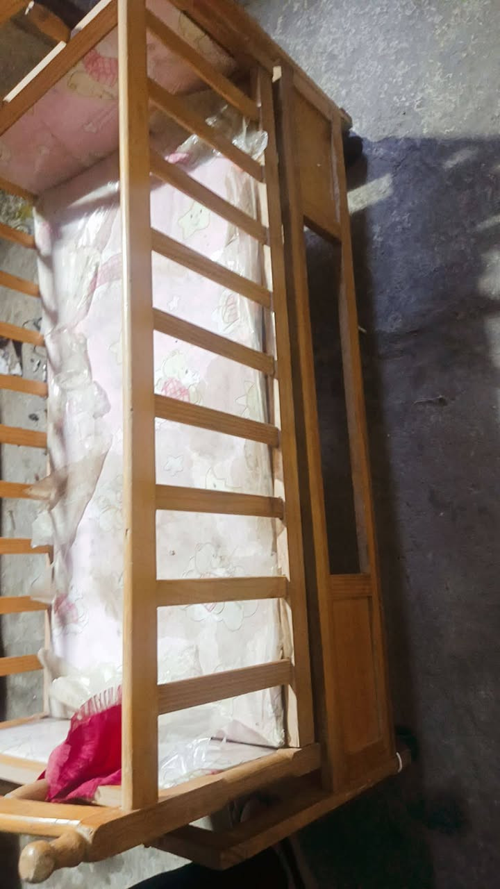 سلام عليكم كاروك نضيف بس تنضيف يحتاج متروك كامل كلشي ما بي جروخ بي هم سعره 25  مكاني بغداد حي العامل فقط واتساب بي ***********
