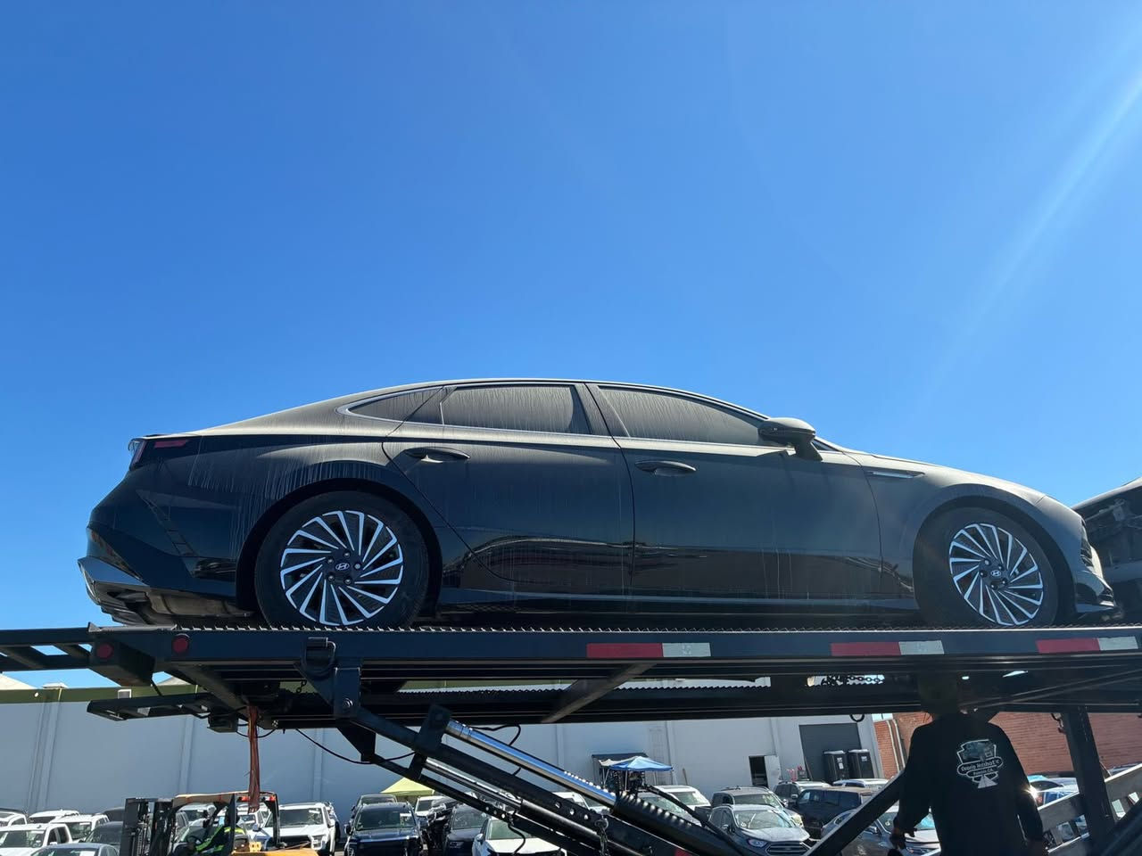 شـــــــــــــــــــركة مـــايباخ 
بأدارة علي عباس الخُزاعي 
وجهتك الأولى لأستيراد وتصدير السيارات

هيونداي سوناتا موديل 2025
هايبرد حاليا بالبصره 
السعر داخل الميناء بدون تصليح ب155 قفل بدون كمرك

الديوانية . حي الجزائر . شارع البستان
📞 *********** 
📞 ***********
