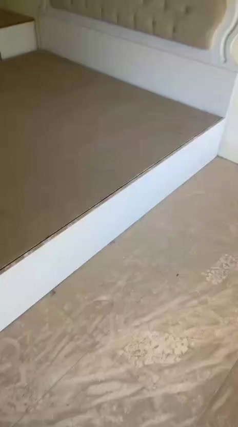 سلام عليكم غرفه كانتري عدد 2 وحد 5 قطع وثانيه 4 قطع كاملات جرابي بلوك نفرين معاهن ***********
