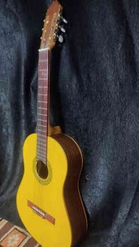 كيتار • قرب اربع شوارع • صوته اخبل