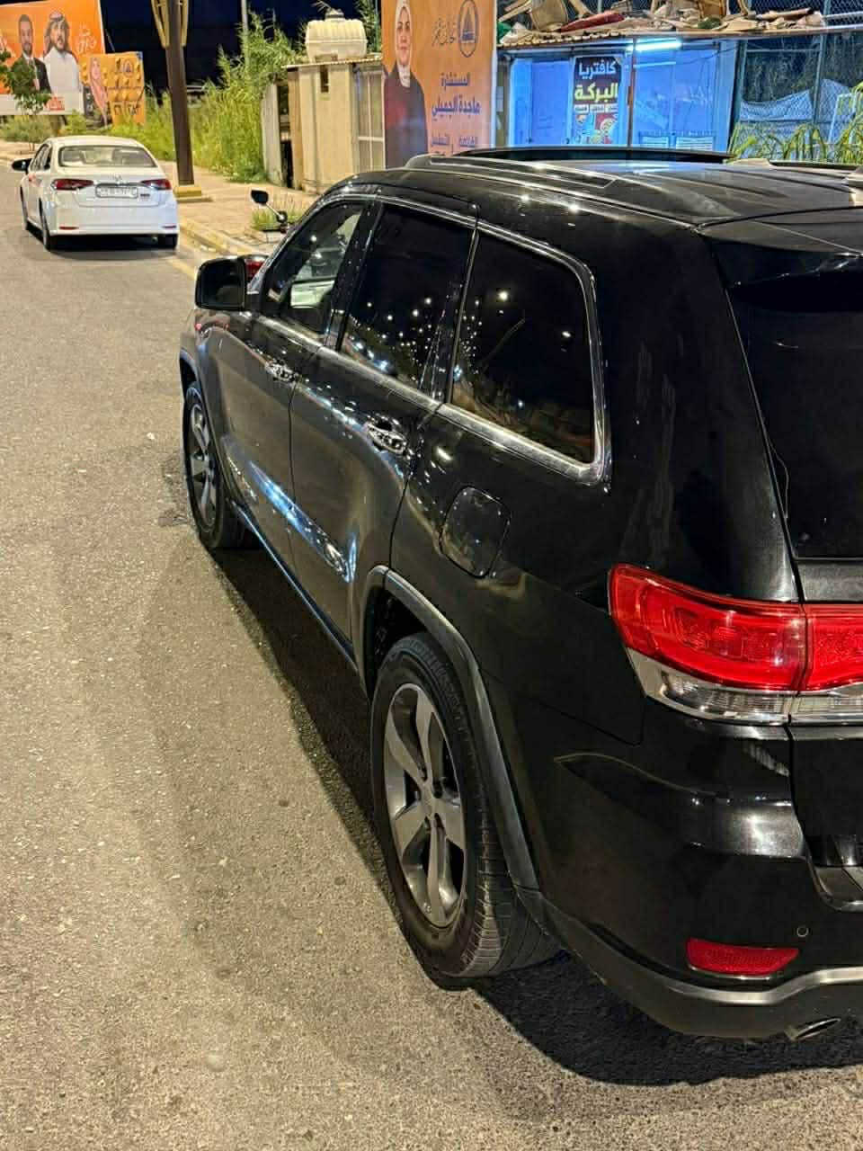 سلام عليكم جيب موديل2014 سته سلندر فول لخير بنرامه صندوك كهرباي شفط ستيرن كهرباي تشغيل عن بعد اشاير ترحيب بيهه هواي مواصفات رقم بغدادبسمي نكليزي كير مكينه وصدر جدد هادثهه سرقه وبراكيته مال دعاميه الجوه بيهه طلقه بل قماره هاي كل تفاصيلهه مضروبه مكفوله السياره من الضربه مكاني بغداد 
الجهاد السعر ب 170 لاتصال ***********
