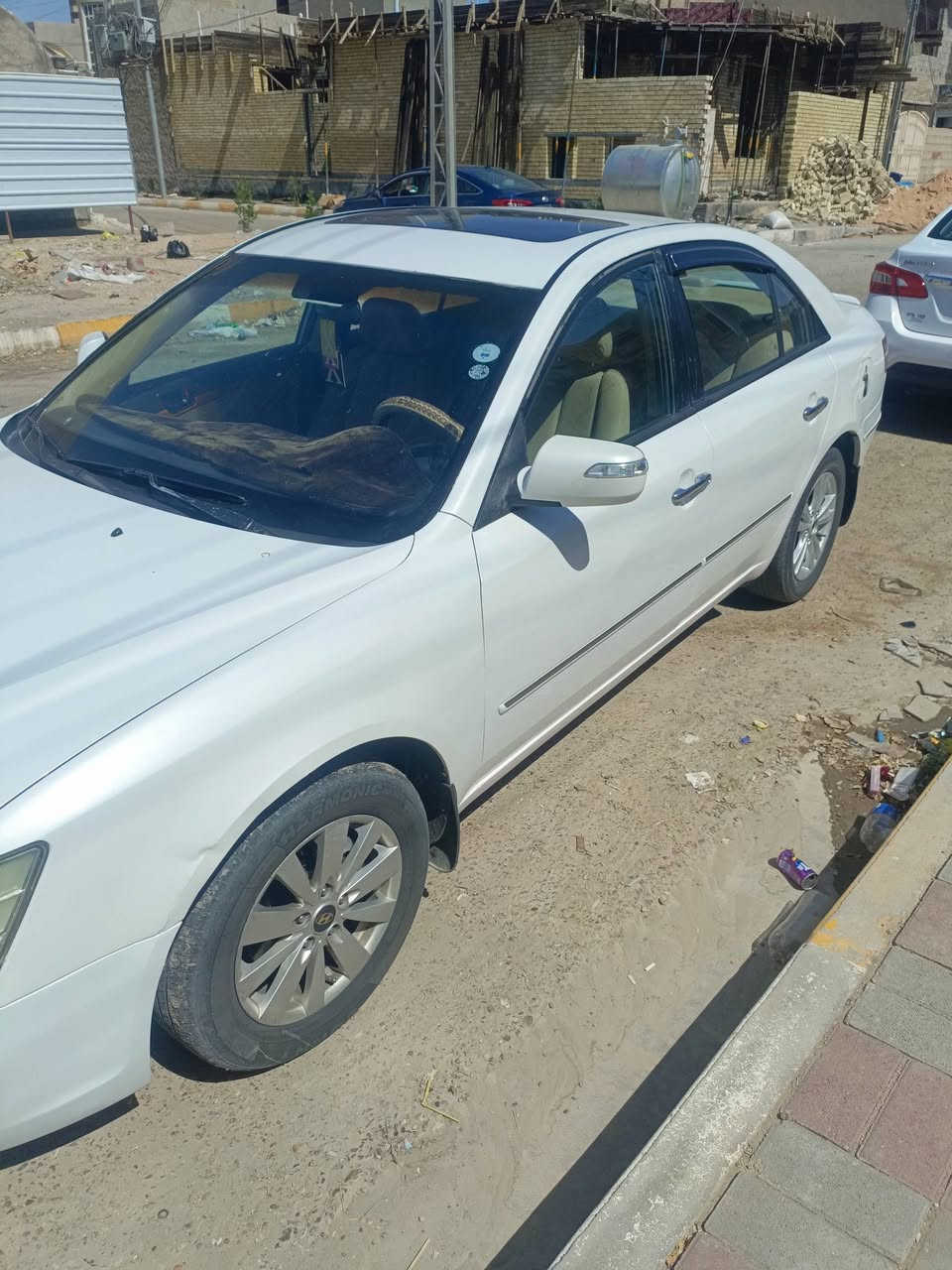 سوناتا للبيع
نوع خليجي 
موديل 2010
محرك وكير مكفول 
ضرر فقط البسانور موجود 
سعره 115 بيه مجال بسيط 
***********
