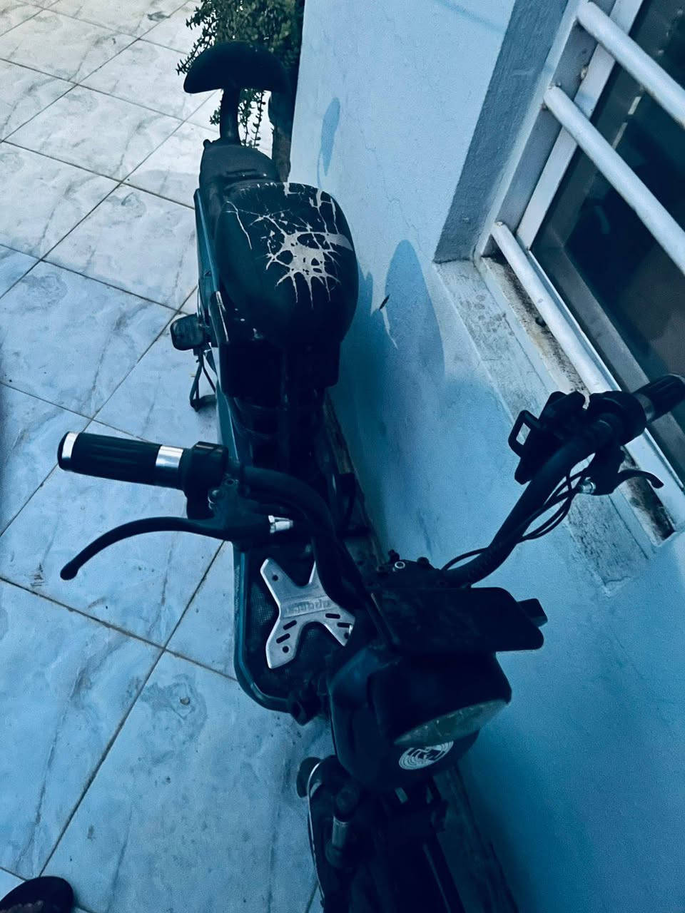 دراجه شحن للبيع هابطة البطاريات السعر 200 ألف وبيها مجال 
الرقم واتساب ***********
العنوان ديالى بعقوبة أم العضام
