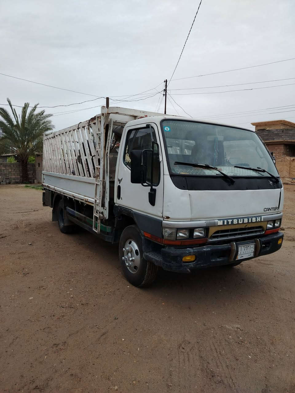 سلام عليكم كنتره بزون للبيع السياره جديد مكفوله رقم انبار كير مكفوله محرك جديد حيل زين سياره خير من الله جام كهرباء دواخل حلوه كهربائيات كلهه شقاله الرقم***********/***********اتصل
