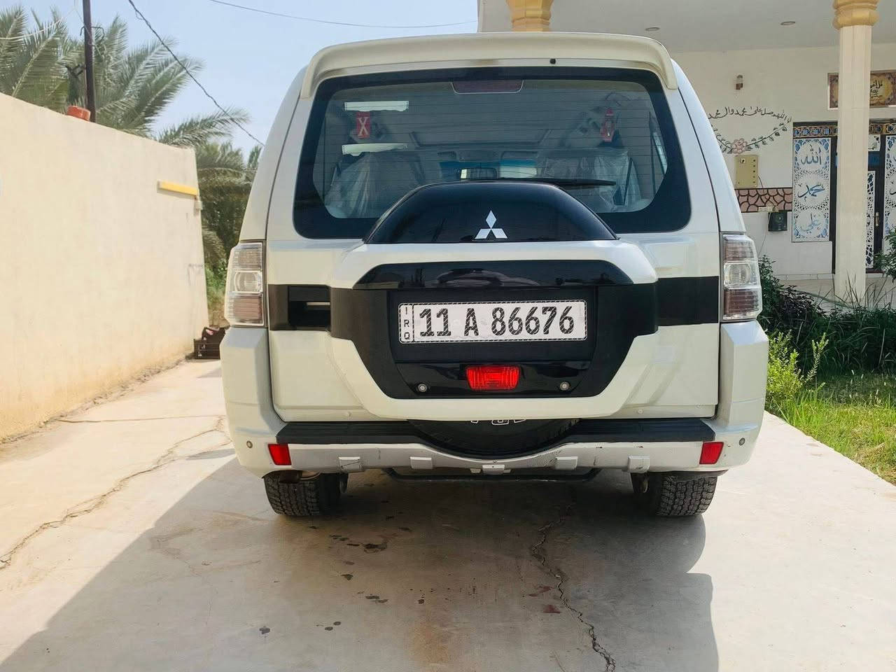 سلام عليكم باجيرو 2010 فول حبتور محرك 3500 رقم بغداد مشروع وطني سياره كفاله سونار مرفق بالمنشور مكان السياره واسط السعر 136..) ***********
