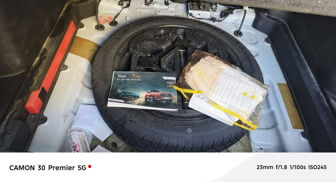 تيكو 7برو فول1/1 كفالة عامة بعدها بالضمان من شركة السراب
شيري تيكو 7 برو للبيع
!!️ مرقم بغداد !!️باسمي حره

اليكم التفاصيل الآتية:

 خليجي 
 الموديل 2022
 سعة المحرك 1,5L 
 مرتبط بناقل حركة أوتوماتيكي 
 عدد AIR BAG 6 !!️
 حساسات أمامية 
 حساسات خلفية
 لايت زينون + LED
 كشافات 
 بك لايت LED 
 حجم الاطار 235/60R18 
 ويل كب 18!!️
 فتح الصندوق كهرباء 
 بانوراما !!️
 اريل نفكيتر 
 هاند بريك بصمة 
 مفتاح التشغيل بصمة 
 دشبول شاشة 
 شاشة 
 كاميرا دوارة
 4 كاميرات °360
 المقاعد جلد  
 حركة مقعد السائق كهرباء 
 المودات والأوامر الصوتية
 مثبت السرعة Cruise 
 أوضاع القيادة  Drive Mode
 فحص أنظمة السيارة 
 مقود جلد حياكة رياضي 
 حساسات ضغط اطارات
 تبريد شاشة مناخين منفصلين 
 قطعتين تبريد 
 أوضاع القيادة DRIVE MODE 
 ا ABS  
 أوتو هولد 
ا ISOFIX  ايزو فكس
 نظام مانع الانزلاق
 تتسع المقصورة الداخلية ل 5 راكب 
 اشارة في المرايا الجانبية قابلة للطي 
 مخرج منفذ الطاقة 
 شاحن هاتف Wireless 
 ا  Bluetooth / USB

السيارة نظيفة جدا بيه شخط بالدعامية منزلة بالصور ورصعة بالصندوك فقط 
مبدل تخم تايرات سيارة كاملة مكملة تجي توشفه وبيك خير ودلل 
سعره 153 ورقة ومجاله جدا بسيط 
رقم الهاتف ***********
