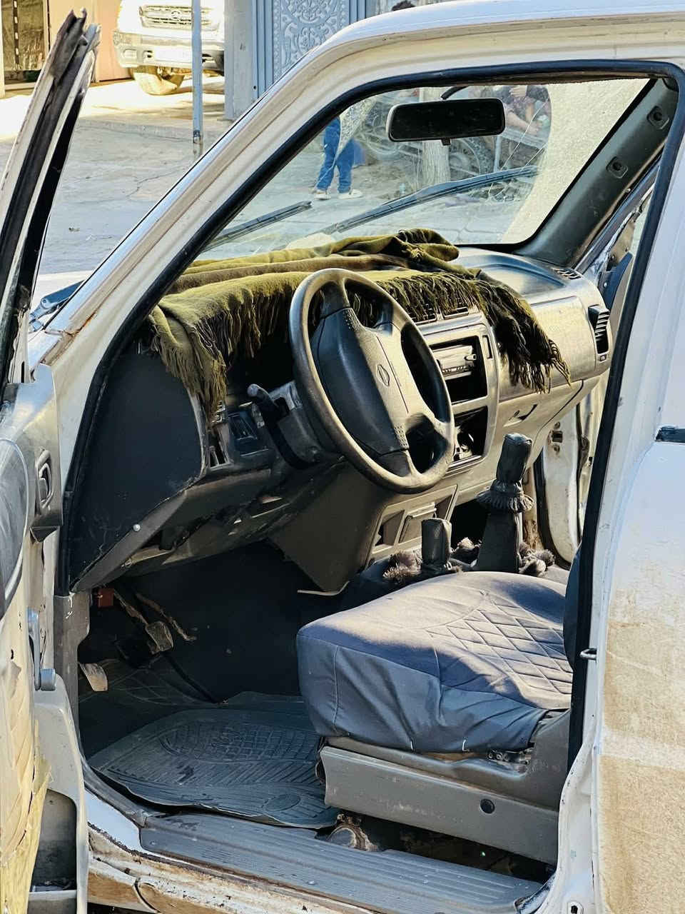 42$ 🔴نیسان پاترۆل 2001 بیلاد کوێر
علووج علووج مووس و بڕاوە بەشەرت 
شاسی - گێر- مەکینە - دەبڵ ئەکسڵ - بەشەرت
وەرگەڕاو نیە  عام بۆیاغە چرکەی تیا نیە  توند و تۆڵ
کلاچی تازەیە مەکینەی هەڵم دەمی نیە   
گەرمی ئیشەکا ماسیحەو کارەبایی و لایت و بەکلایت مەزبوت 
شوێن : کەلار سمود 
***********
