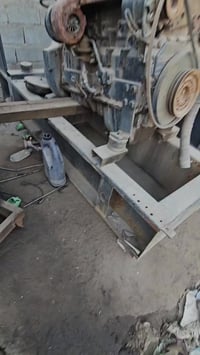 شاصي + محرك بيركنز 6 سلندر  طافي. دينمو + سوبر .  السعر 7 اوراق  لتواص...