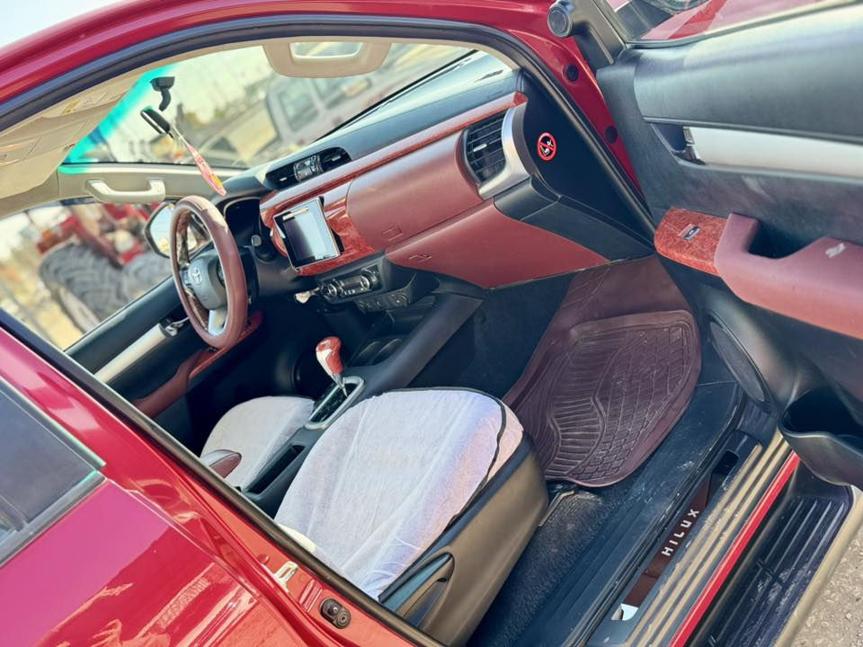 سلام عليكم
هايلوكس موديل 2019 كويتي 6 سلندر TRD
رقم قادسيه بأسمي سنويه ورقم جديد
مكفوله كفاله عامه حداديه جديده ماشيه 125 ألف حقيقي .
السعر 310  وبيه مجال الهاتف ***********
العنوان : الديوانيه قضاء البدير
