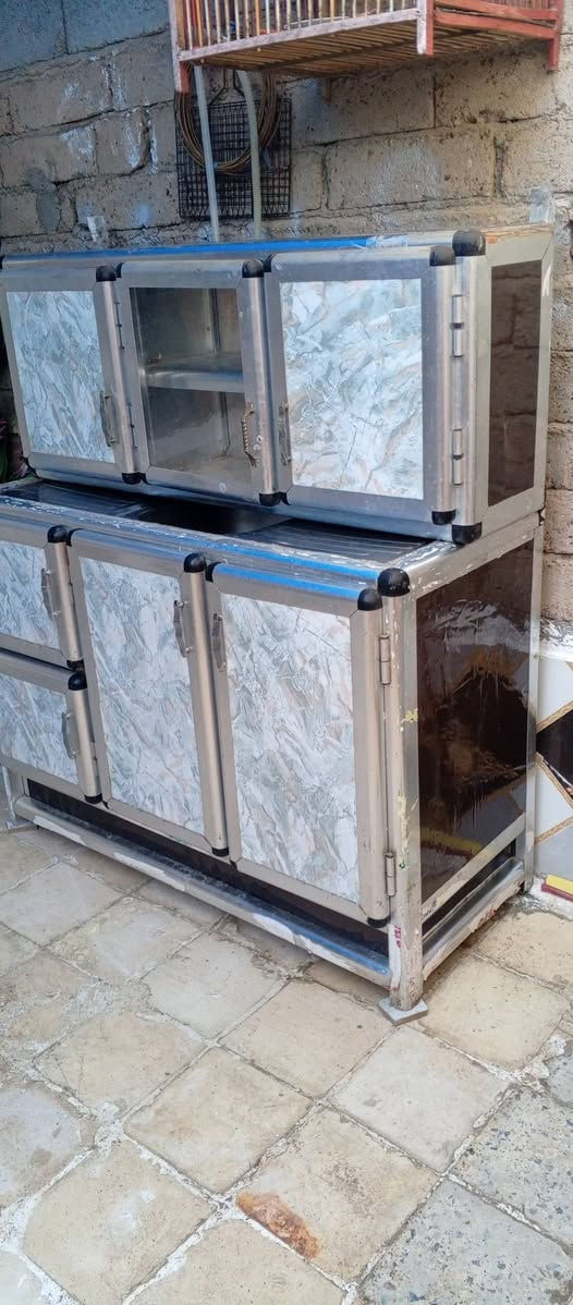 كاونتر سنك وملحق قياس متر ونص سعرة ١٢٠ ثلاجه نضيفة وشغالة ١٢٠سعر *********** عمارة, ميسان
