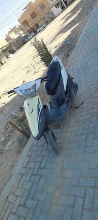 ماكس عدلة • مجال قليل