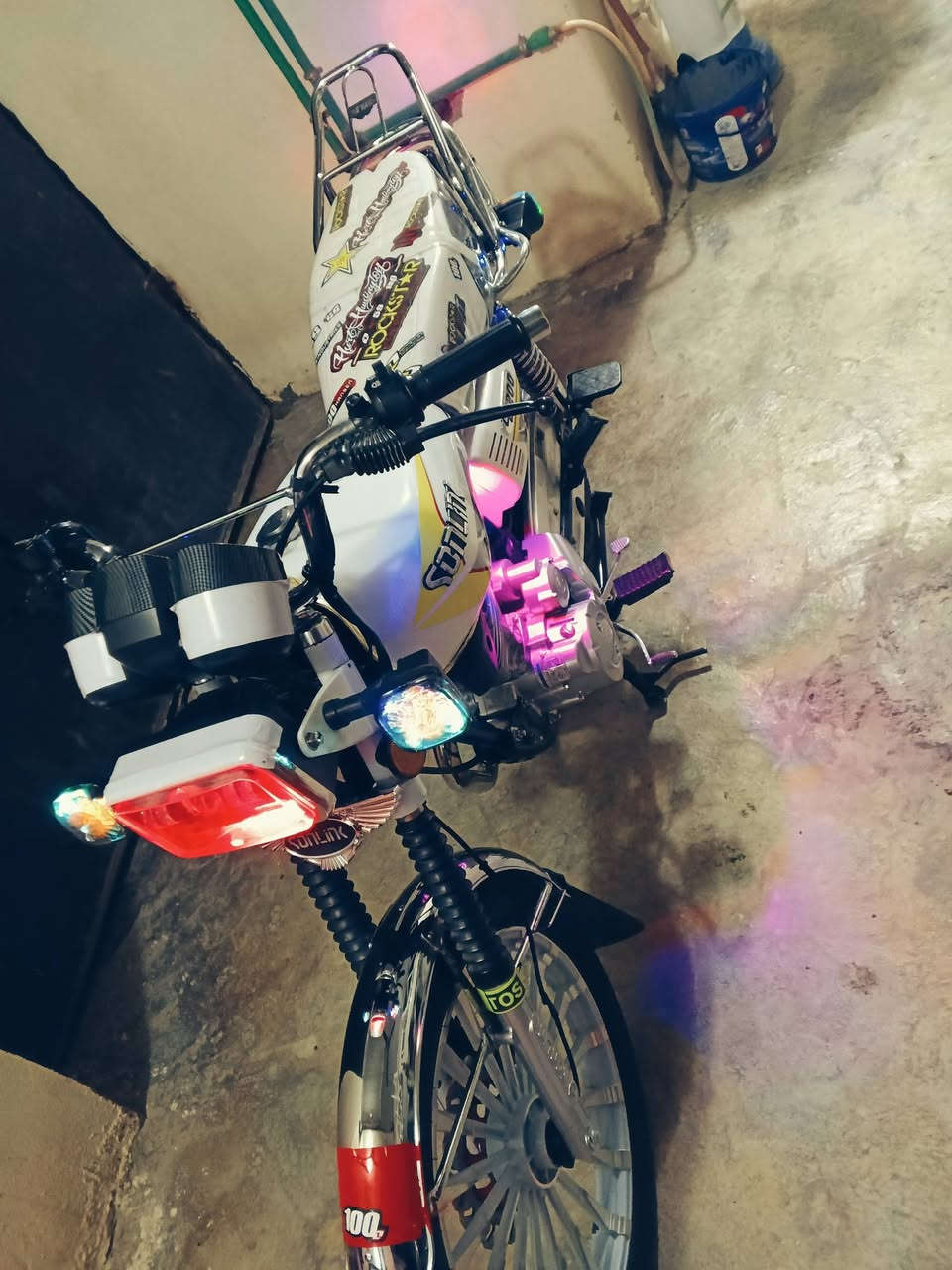 سلام عليكم دراجه سيفان 25 كفاله عامه للبيع دراجه كامله ومكفوله من كلشي أوراق كامله سعره 760وبيه مجال مكاني ديالى بلدروز  ***********اتصل وادلل
