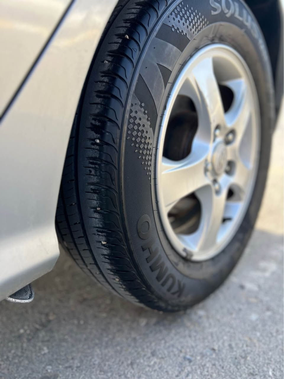 بەناوی خوای گەورە
هۆندای ئاڤانتی ٢٠١٠ مەکینەی ١٦ دەکشن بەرز مەرغوبی بازاڕ  ئیکۆ گێج وەنەوشە کوشن جڵد و هیەتر بەگ لایت لیزەر لایت ڕەش سوکان ڤۆلیۆم حاسە ئاوێنە ئیشارەت و شەفت تەبریدی ساردو گەرم و برێکی بەستراوە کامل مەسرەف کراوە ڕۆنی گۆڕاوە تایەی تازەی لەسەرە سەقفی وەک شوشەیە بە شەرتی دوکەڵو دەعم پێشو دوا بە شەرت ١٣٠ هەزار ڕۆشتوە 
نرخی ٥٥$ مەعمەلەیەکی برایانە دار بنديهكان, السليمانية


**إذا كنت صاحب هذا الإعلان وتريد حذفه لأي سبب، رجاءا أرسل رسالة إلى الدعم الفني**