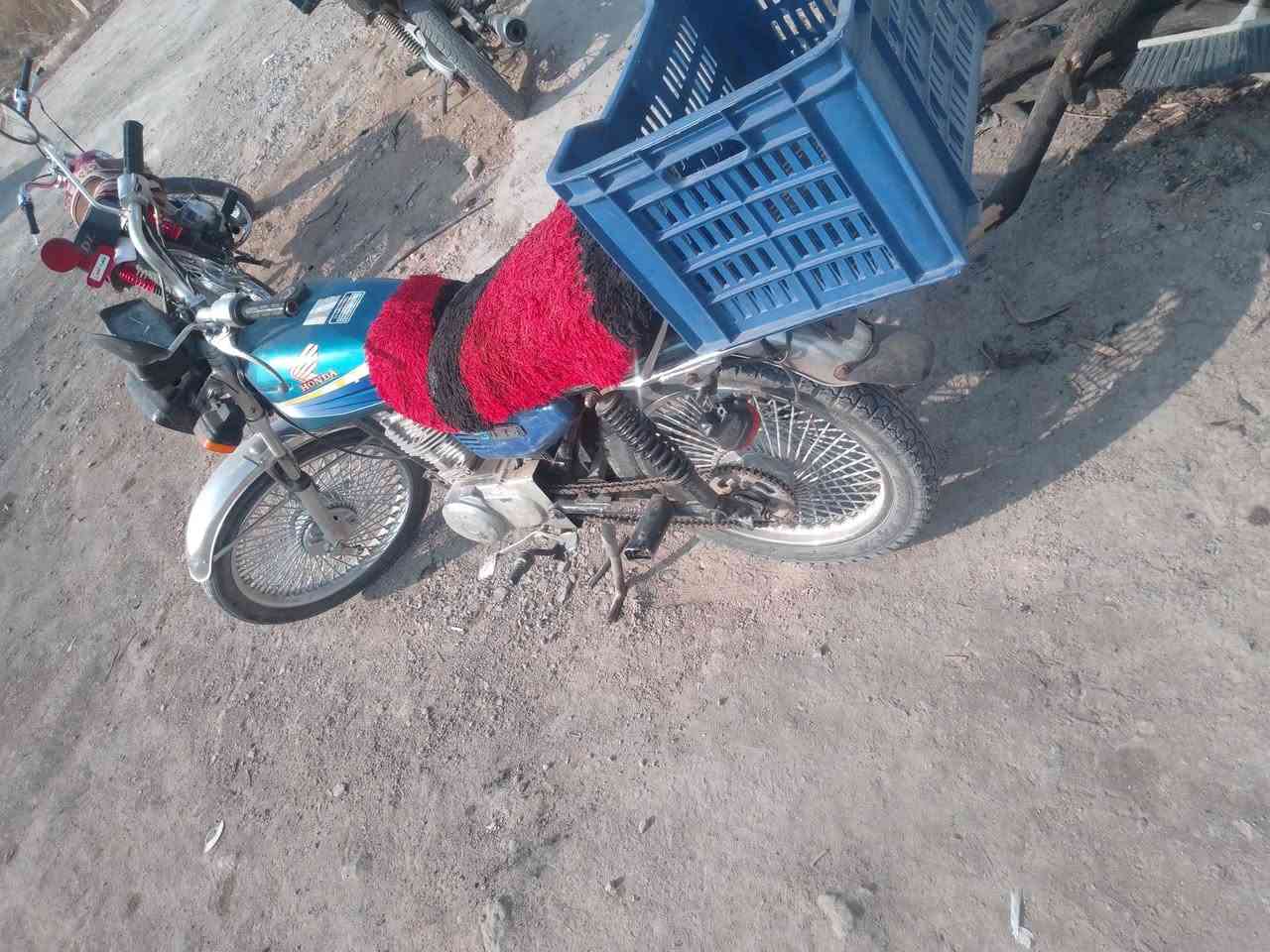 يا الله دراجه رشه البيع ب250وبيها مجال بصيط مكان السده الهنديه 0783 658 0981
