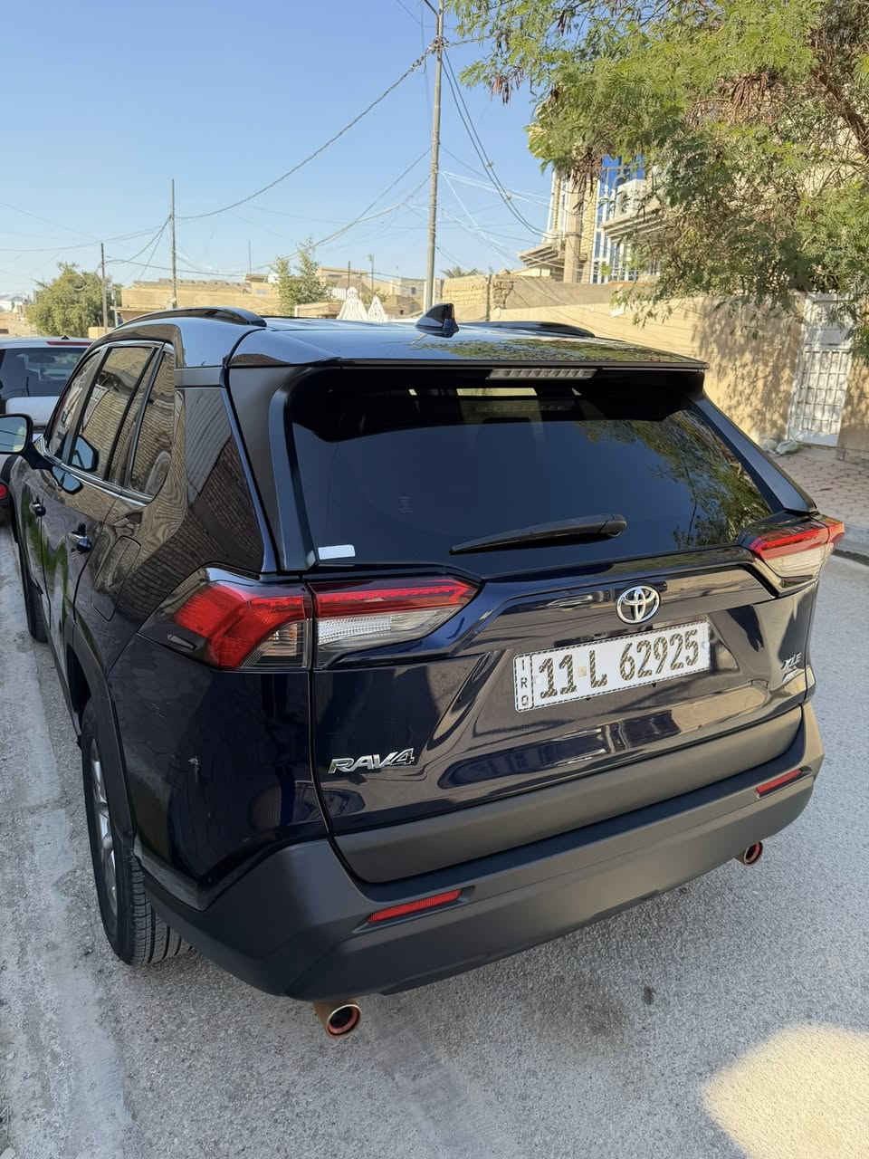 السلام عليكم 
راف فور 2022رقم بغداد ب اسمي 
استخدام شخصي 
وارد امريكي 
الضرر جاملغ.الايمن فقط. تعديل وصبغ. درجه أولى 
الباقي كفاله عامه. 
المواصفات. 1/1
فتحه 
بصمه 
رادار 
حساس امامي خلفي 
جنطه كهرباء 
المكان واسط 
كوت مركز المدينه 
السعر 235
الاتصال 
***********
