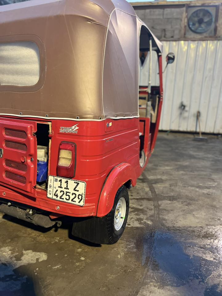 سلام عليكم تكتك 19رقم وسنويه انكليزي تحويل مباشر مضروبه بلغد ومعمره ترايه مال زيرو مكينه مجفته تجفيت شركه وهاذه الرقم  ليتصل عنواني الحسينيه مال راجديه 
***********
