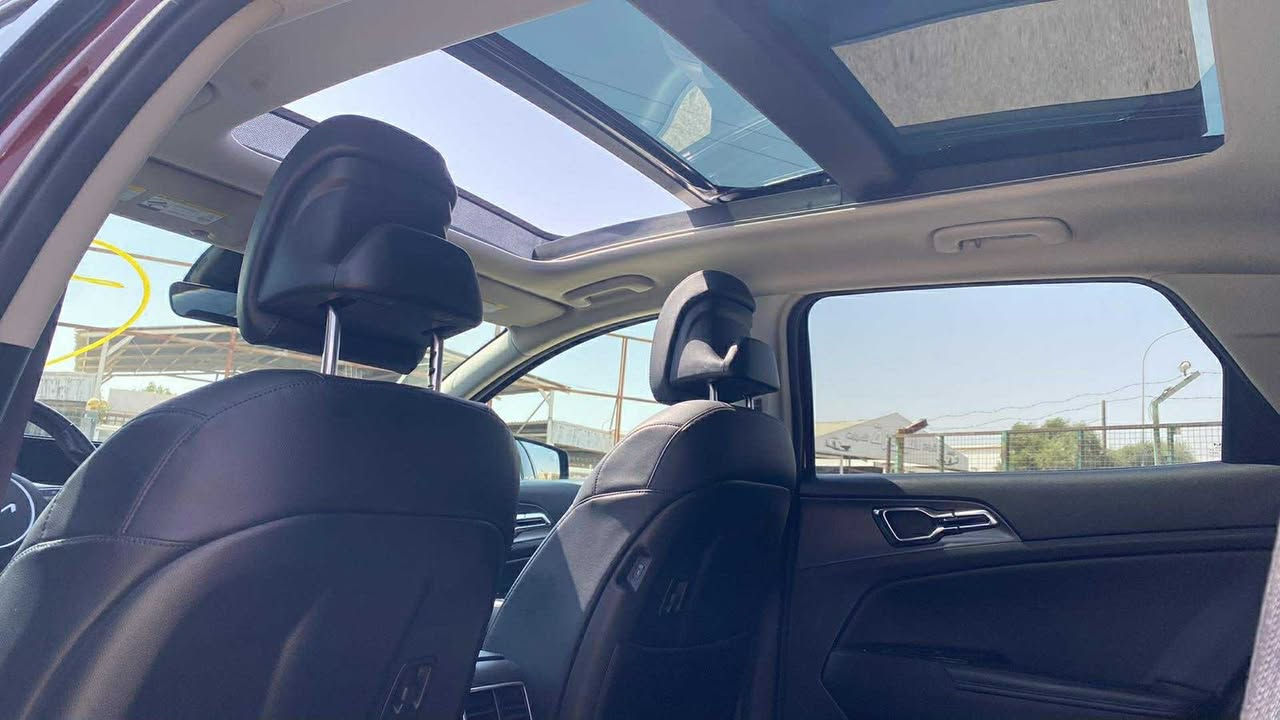 السلام عليكم 
كيا سبورتج موديل ٢٣ كلين تايتل بيهة طخة كلش بسيطة باب مال صدر غيرهة مكفولة من كلشي حتى من البارد شرط السونار 
لون ماروني مميز
هايبرد 
رقم بغداد بسمي تحويل ثاني يوم 
فول مواصفات بانورما 
تدفئة تبريد كشنات جلد 
٥ كامرات 
فول حساسات ورادرات 
تخم تاير جديد 🆕 
كير ماوس 
جنطة كهرباء 
السعر ب٢٠٧ وبيهة مجال بسيط 
بدون مراوس 
مكانهة بغداد الغزالية للاستفسار الاتصال على الرقم 
***********
