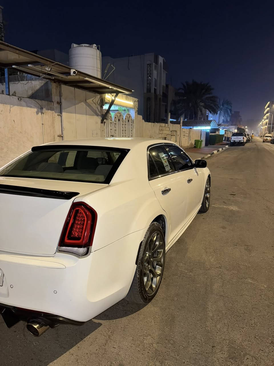 السلام عليكم اللهم صلِ على محمد وآل محمد
-بيع مستعجل ادواااات..
-كرايسلر اوباما مديل 2014 محدثه 2022 ادوات ادوات 
-متؤمه وكامله ارقام وسنويه طبق الاصل شرط الحاسبه
-فول مواصفات عده الفتحه 
-مكينه هيمي 5700 (R/T)شلعتها تشك الكاع
-السياره كفاله من الضربه والتبديل والفتح والجفيه والكص والسرقه والانتربول والعشائر
-كفاله كير مكينه تبريد اكسل حداديه 
-كير طياره المرغوب
-حساس امامي خلفي
-دوس srt
-دعاميه امامي بجم عريض
-دفيوزر خلفي
-داخل بيجي
-اكس بايب
-داون بايب
-دبل فان الخليجي المرغوب انسه الحماوه
-كامره دواره 360 
-عداد 260 
-تحكم كشنات كهرباء
-شاشه كبيره
-سستم سماعات Alpine
-برمجه مراوح وعزم وهواي سوالف 
-ويل عنكبوت 20 
-تخم تاير جديد
-هوك خلفي ( يجي فقط بالخليجي )
-لدات جانبيه وخلفيه ضوئيه
-صدر امامي خلفي جديد اصلي (حداديه طوبه)
-ممشاها 117 الف كيلو لامنزله ولا ملعوب بيها
-كامله على اخر حبايه اي نقص مابيها
-عليها صوت حلو وخفيف كزوز من الطول للطول 
-سعرها 90 وبيها مجال بسيط حك الجيه سياره مال جناي الله يشهد ما متعوبه ابد استخدام شخصي ومصروف عليها هواي
-مكانها بصره للاستفسار 
(***********)
