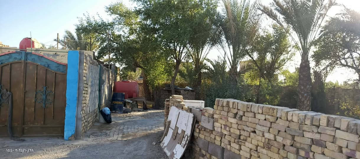 سلام عليكم بيت لبيع مسحته 600على طريق لمجر عماره قرب بنزين خانه جنه الجنوب
لاستفسار ع الرقم(***********)🏠
