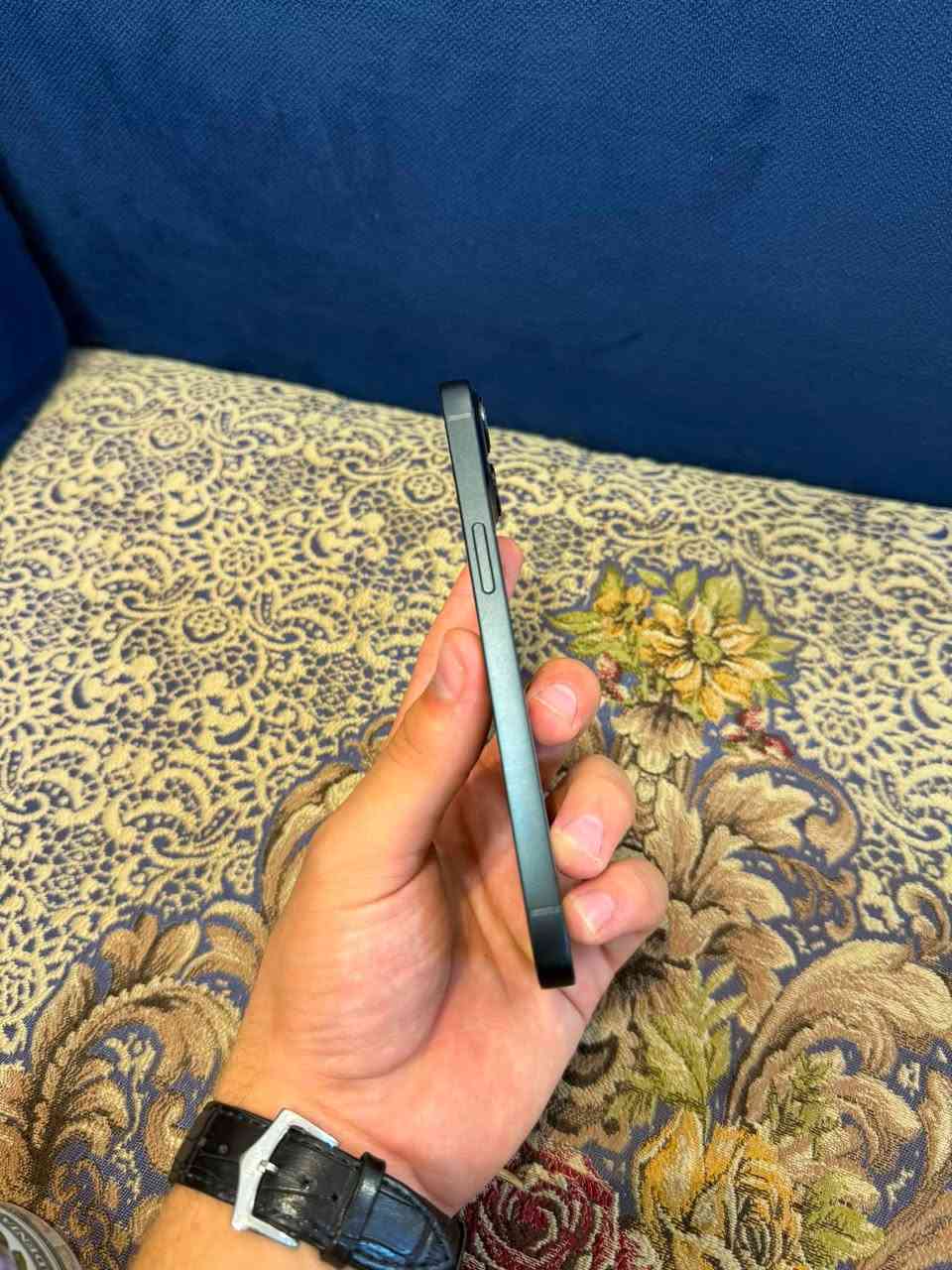 ايفون 13 عادي 
ذاكره 128 
بطاريه 91
دبل خط 2️⃣
جهاز بلادي وتر ضمان 10 ايام 
السعر 430 🔥مع هديه كفر ولاسق مجاني 
هاتف ***********
*********** زيد الكبيسي
