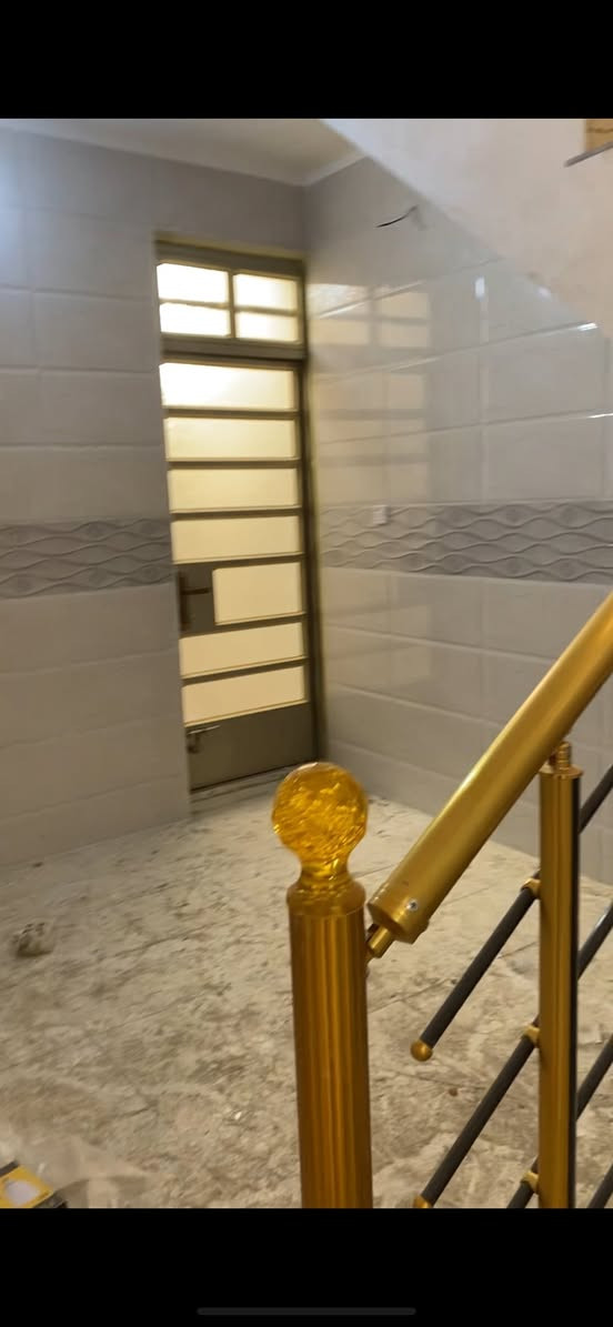 السلام عليكم بيت 50 متر واقع حال 65 متر للبيع ملك طابو صرف  منطقه الانتصار مقابيل حمادي شهاب البيت جديد موقع البيت قريب على الشارع الرئيسي فرع الروضه السعر 67 مليون للاتصال ***********
