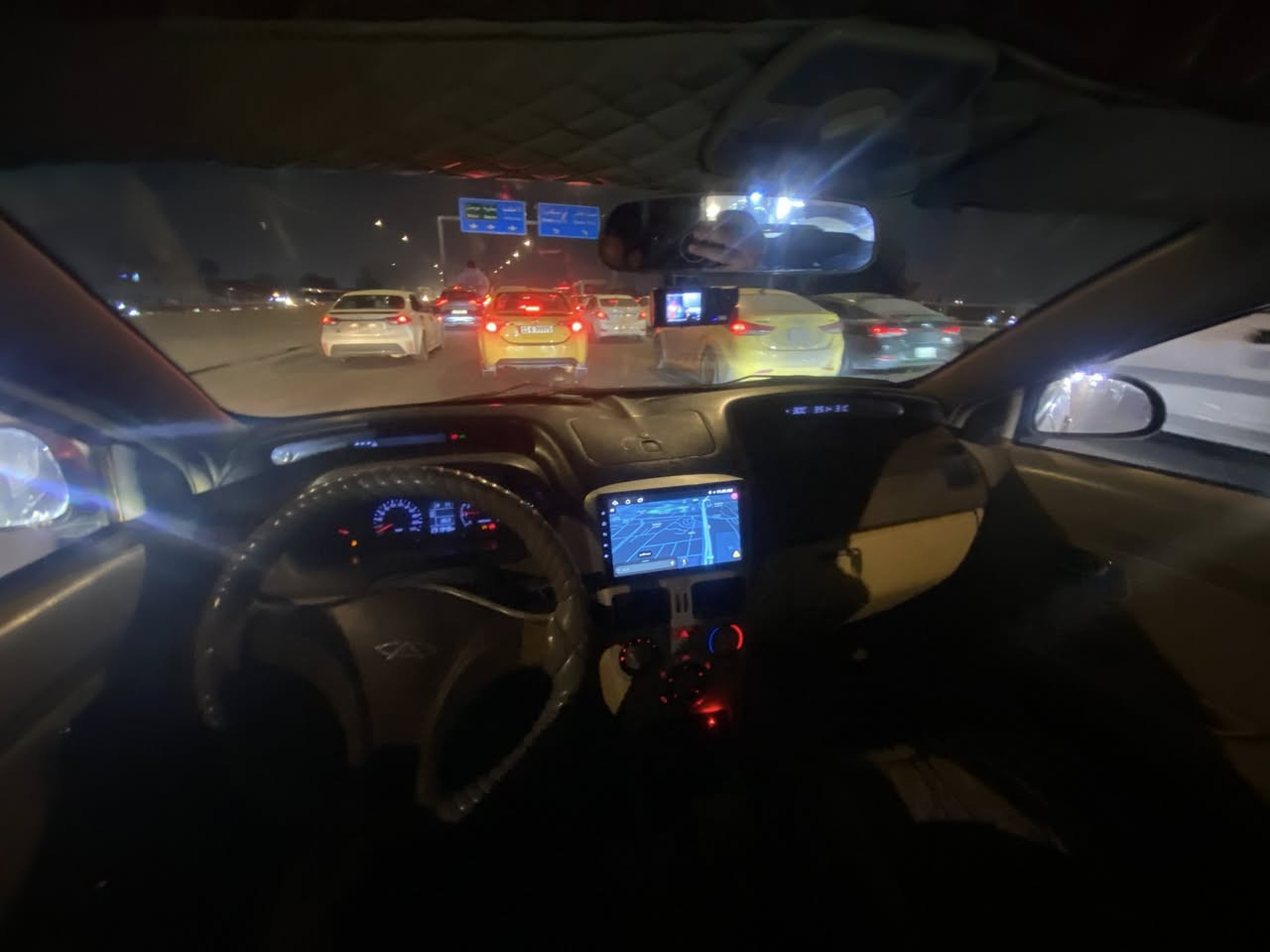 شيري فلاوين للبيع او مراوس
سلام عليكم شيري فلاوين محور كير ومكينه كورلا vvt
صدر امامي خلفي جديد فقط دبل امامي واحد تعبان كهربائياتها وتبريد شغال سنتر لك وشاشه وكامره داش كام بيها
غرامات مرور مصفره وهيئه مطلوبه 300 وتحويل ثاني يوم والمكينه بيها خيط تبخير والكشر شوف العين  للبيع ب33 ورقه او مراوس عنوان بغداد قرب جزيرة السياحه ***********
