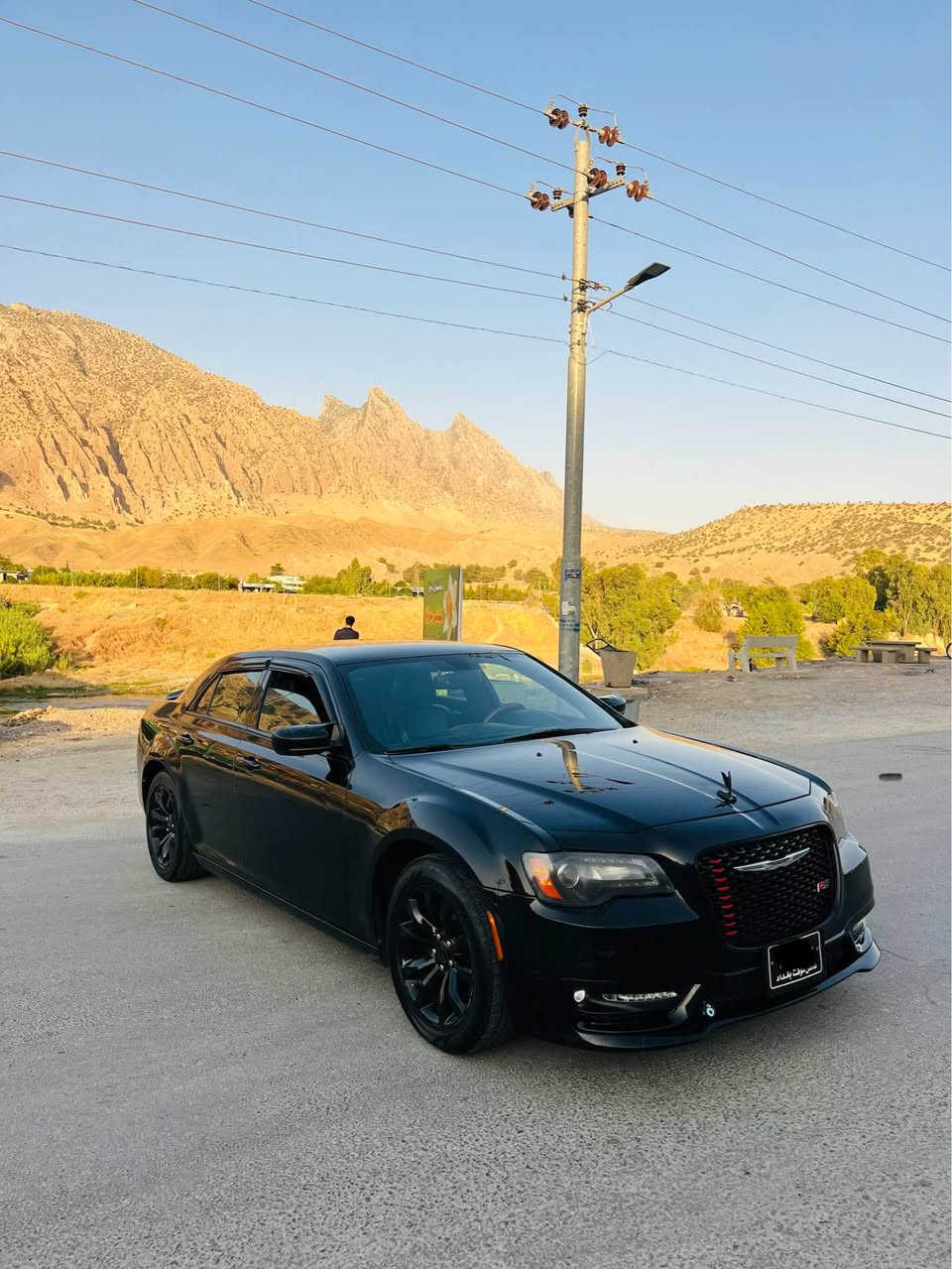 CHRYSLER.300 DUBAIشکل گؤراو.  2021 کؤدو. بارکۆدیشی هەیە
شاشه گه وره..جلد.
كوشن سارد و گه رم.لايت ئوتو.ليد.
دوو جام ئوتو.ئاوينه عيشارت.حساس.
كاميرا.كوشن كاره بايي)
بي ليدان پيش و داواي كه پسه.سه قف به شه رت. براوه يه.هه موو گياني به شه رت مالي دوسته.گيرومه كينه ته بريد.كاره بايي هه موو به شه رت.بو زانياري زياتر تيل بك***********..                    75مەجال دخان, السليمانية
