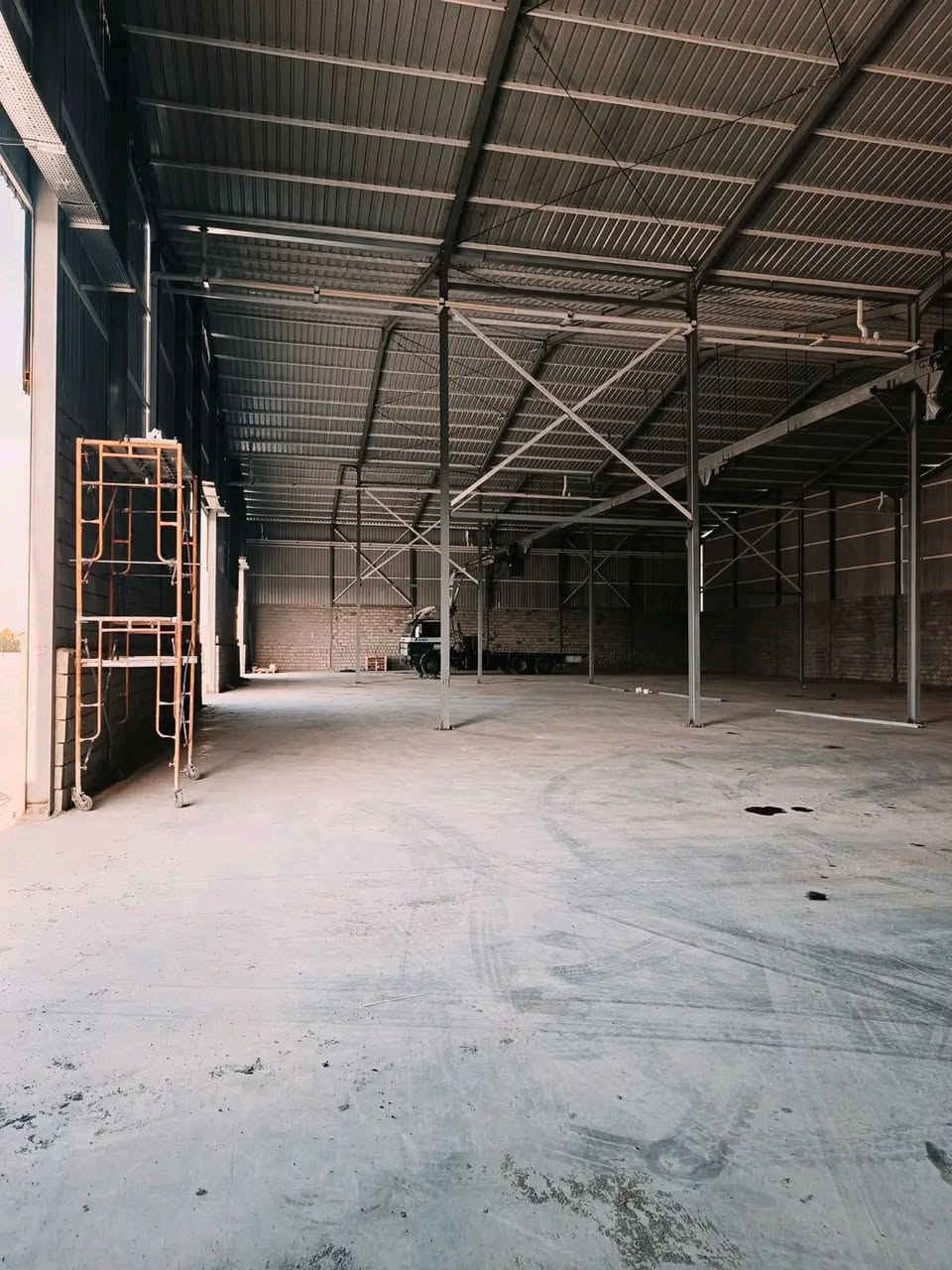 🏗️ الجودة والعمر الطويل.. بأفضل سعر! 🛠️
يعلن كادرنا المتخصص في أعمال الحدادة والهياكل الحديدية عن استعداده التام لتنفيذ وتصنيع:
📐 الجملونات كافة (صناعية، تجارية، ومخازن).
🛡️ تغليف ساندوتش بانل (Sandwich Panel) و جينكو بكافة السمكات مع عزل تام.
✨ لماذا نتعامل معاً؟
⚙️ مواصفات متينة: تلحيم دقيق وتصميم مقاوم لكافة الظروف الجوية.
🔩 تغليف الساندوتش بانل (Sandwich Panel) والجينكو بكافة الألوان والسمكات.
🛡️ معالجات ضد الفتحات والتسريب وتقويات خاصة لمقاومة الرياح والظروف الجوية المختلفة.
⏱️ سرعة وإتقان: تسليم بالوقت المحدد وبأعلى جودة.
💰 أنسب الأسعار: أفضل تكلفة مقابل أفضل متانة.
💡 نضمن لك دقة العمل ومتانة الهيكل.
📞 للتواصل والاستفسار (واتساب / اتصال): [***********]
📍 الموقع: [العمل في جميع أنحاء العراق]
