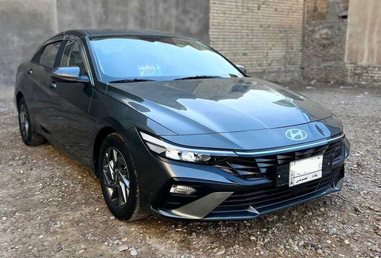 سعرها 110 وبيها مجال للاستفسار ***********
ألنتره 2024 وارد كوري داخله كلين وبالعراق صار بيها جاملغ خلفي مثل ما موضح بالصورة
السيارة فول 1/1 ماعدى الفتحه رقم بغداد 
أي استفسار ثاني اتصلو .
