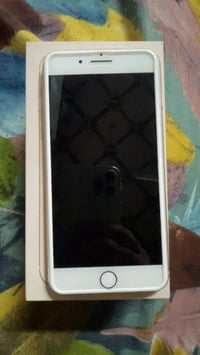 شباب بنات ايفون 8 بلس الذاكرة 64 ضمان ماستر حقيقي المحتويات كارتونة ال...