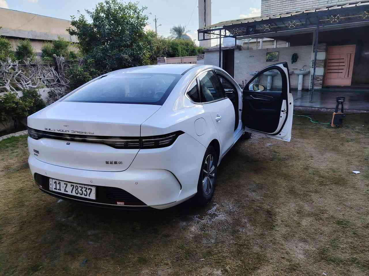 بي واي دي BYD دستروير 2025
ماشيه 600 كيلو 

( مثبت لوحات بغداد ) 

بانزين + هايبرد + كهرباء 

غراضهه كامله ( شاحنه معالج بنجر وبعد هواي تفاصيل ) 

المواصفات معروفة 

بصمة وكارت 

شاشة قلاب 

كشنات ابيض رياضي 

مكاني بغداد حي الجهاد 

السعر 20000000 مليون دينار عراقي قفل (مثبت لوحات بغداد ) تحويل مباشر المشتري تكلفه فقط 65 الف رسم نقل ملكيه 

***********

***********

رجآ لحد يكسر بحلال العالم كلشي اكو بل معارض ما عجبك السعر او المنشور عبره
